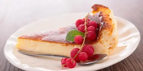 Dlaczego sernik opada? Poznaj 5 błędów i piecz idealny!