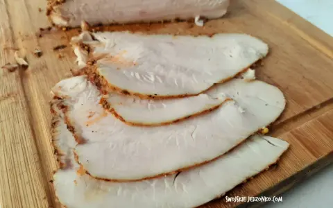 Jak zrobić soczysty filet z indyka na obiad? Sprawdź!