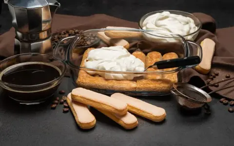 Jaka kawa do tiramisu? Wybierz idealną i uniknij błędów!