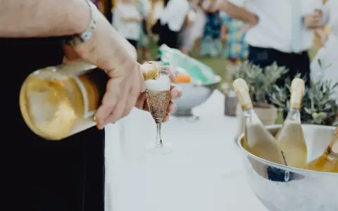 Ile kosztuje catering na wesele? Uniknij ukrytych kosztów!