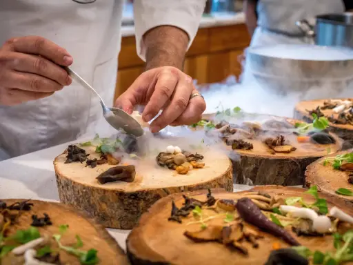 Catering w firmie: odlicz od podatku? Kiedy KUP, a kiedy reprezentacja?