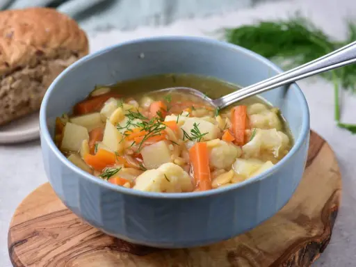 Jaka zupa na obiad? Inspiracje od klasyki po światowe smaki
