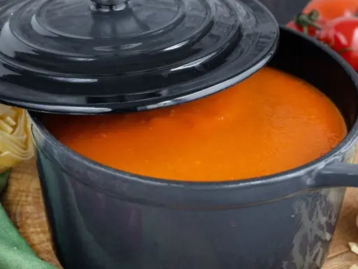Zważona śmietana w zupie? Uratuj ją! Proste triki i prewencja.