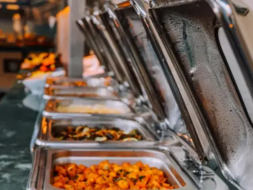 Czy od cateringu odliczysz VAT? Rozróżnij gastronomię!