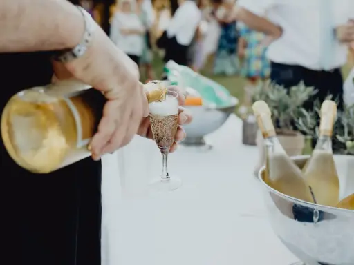 Ile kosztuje catering na wesele? Uniknij ukrytych kosztów!
