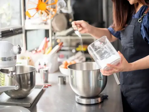 Domowy catering: Sanepid, koszty, klienci krok po kroku