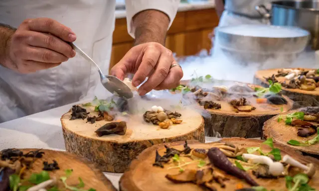 Catering w firmie: odlicz od podatku? Kiedy KUP, a kiedy reprezentacja?