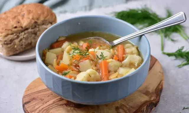 Jaka zupa na obiad? Inspiracje od klasyki po światowe smaki