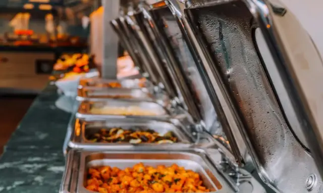 Czy od cateringu odliczysz VAT? Rozróżnij gastronomię!
