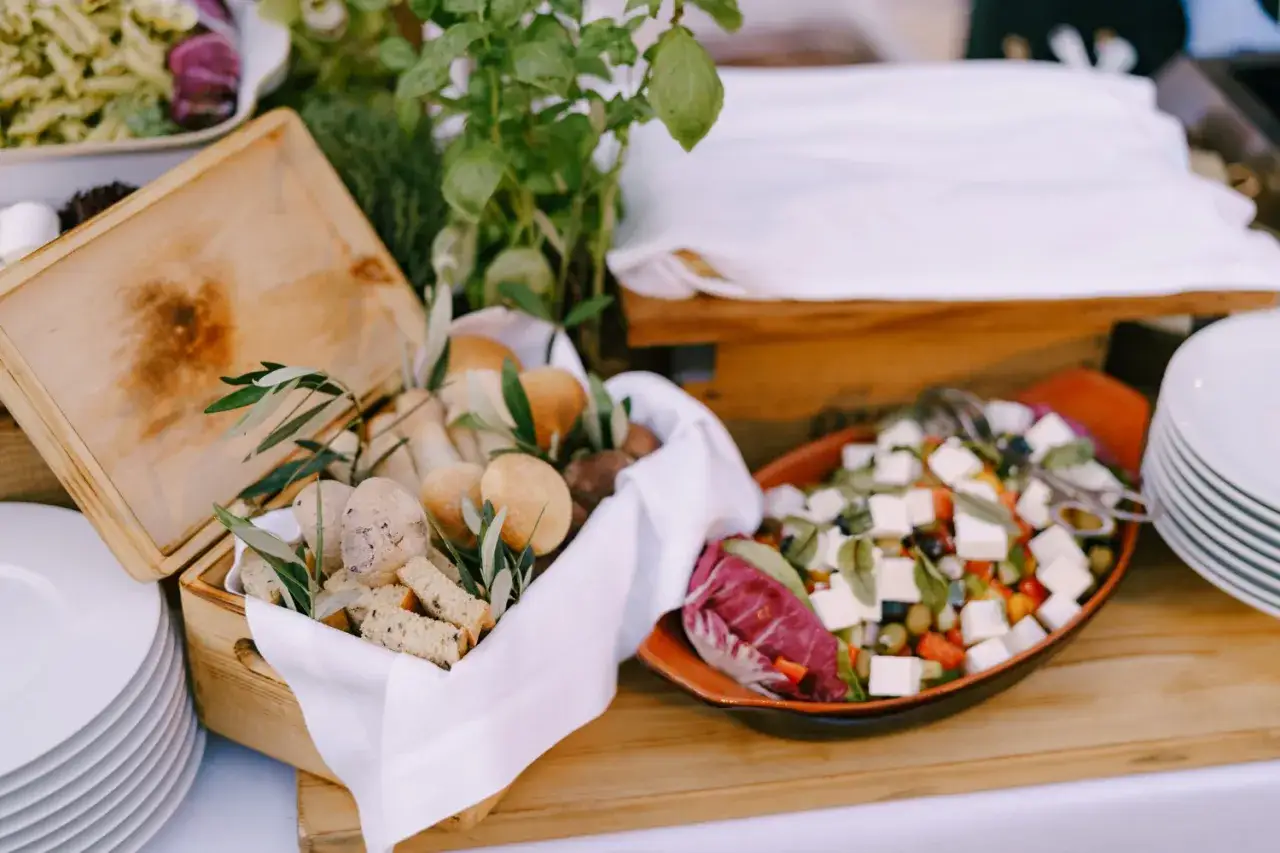 catering weselny ceny za talerzyk infografika