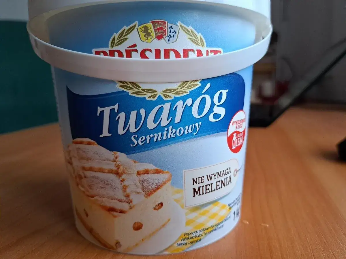 r&oacute;żne rodzaje twarogu do sernika